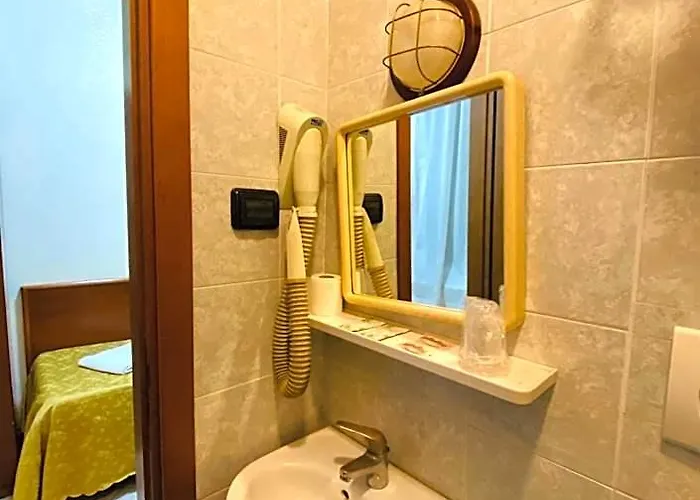 Hotel Ferrari 2*